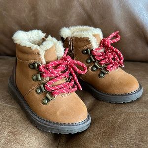 Cat & Jack size 6 boots. Worn once.